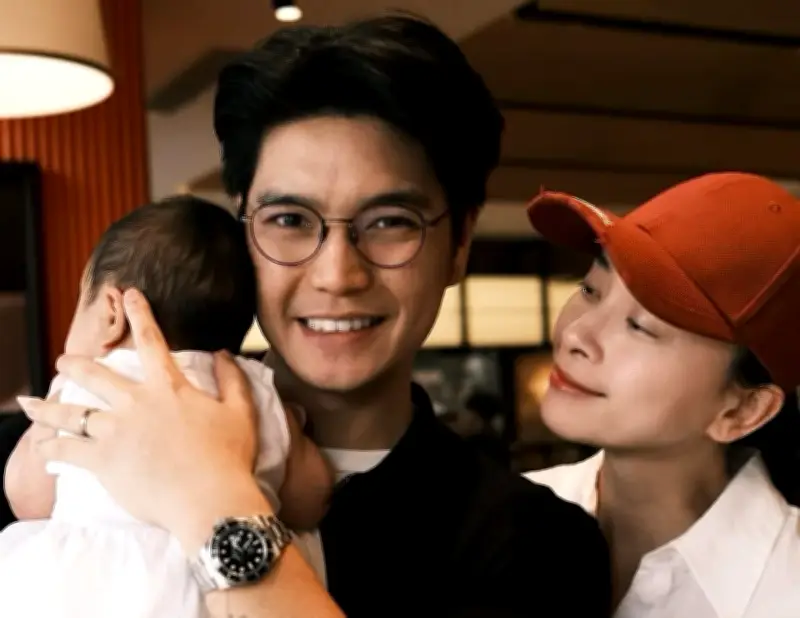 Huy Trần và Ngô Thanh Vân chính thức ra mắt con gái bé Gạo, gây bão mạng xã hội
