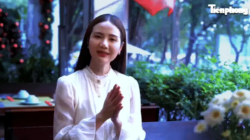 Huyền Lizzie: Tôi thích Tết, thích ăn nem rán, bánh chưng