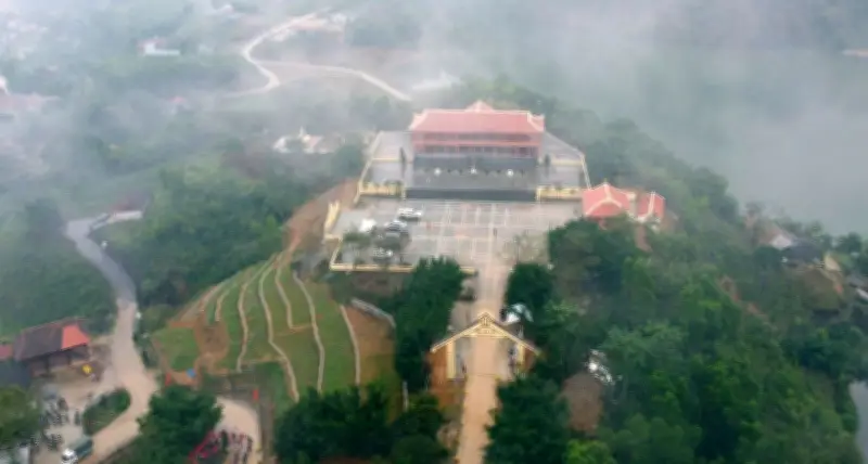 Huyện ảo ngỡ đèn 9 tượng trâu đá giữa đại ngàn xứ Thanh