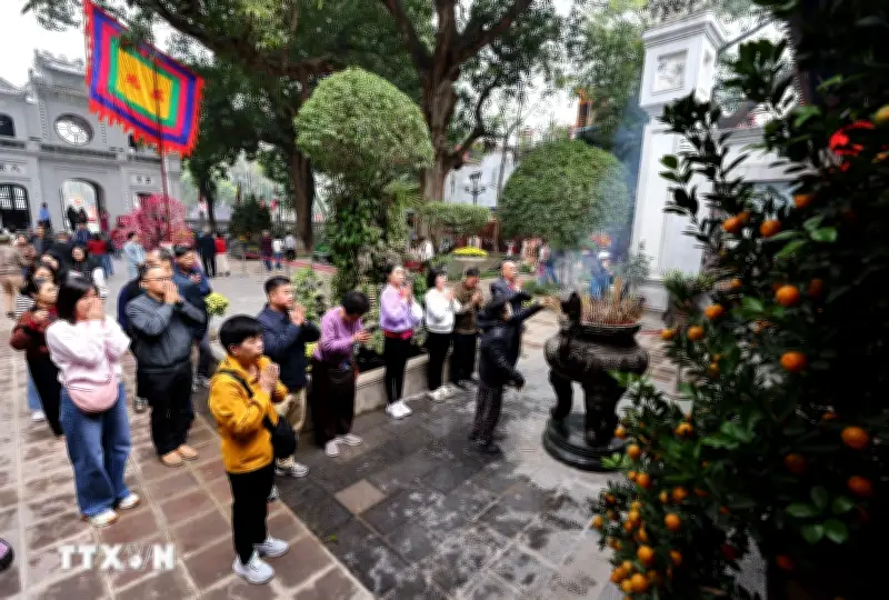 Đi Lễ Chùa Ngày Đầu Năm: Nét Văn Hóa Truyền Thống Đặc Sắc Của Người Việt