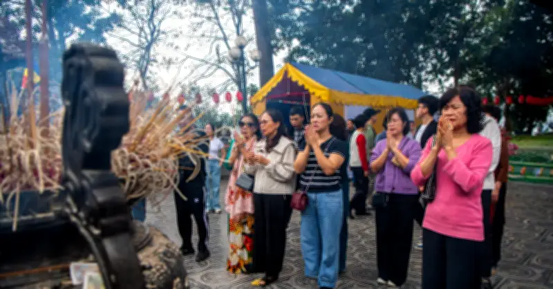 Đi Lễ Chùa Đầu Năm: Những Điều Cần Lưu Ý Để Cầu Bình An, May Mắn
