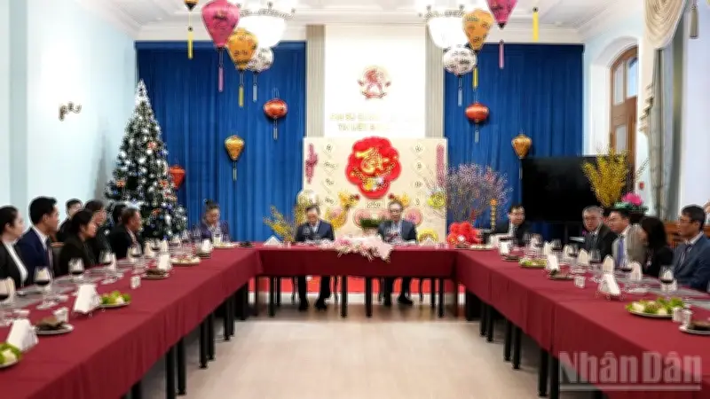 Đại sứ Việt Nam tại Nga khẳng định quan hệ Việt - Lào 'có một không hai' trong dịp Tết