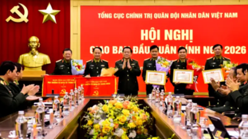 Đại tướng Nguyễn Trọng Nghĩa chỉ đạo công tác Đảng, chính trị trong Quân đội