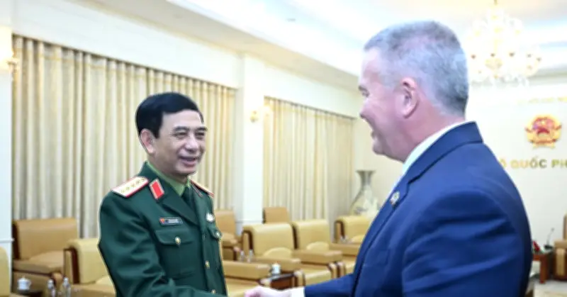 Đại tướng Phan Văn Giăng tiếp Trợ lý Ngoại trưởng Mỹ tại Hà Nội