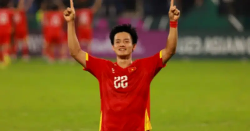 Đội tuyển Việt Nam tập trung đánh bại Malaysia, bất chấp bê bối nhập tịch