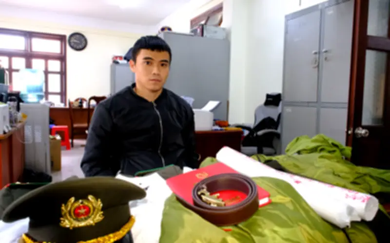 Giả danh cán bộ C03, đối tượng lừa đảo chiếm đoạt hơn 100 triệu đồng từ vụ bán rượu ngoại giả