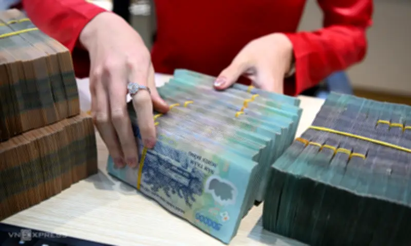 Lãi suất liên ngân hàng hạ nhiệt về 8,5%, thanh khoản vẫn căng thẳng