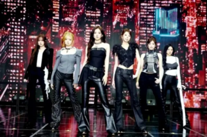 IVE Trở Lại Mạnh Mẽ Với Album 'REVIVE+', Ca Khúc Chủ Đề 'BLACKHOLE' Gây Sốt