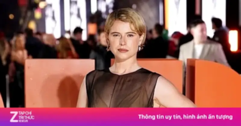 Jessie Buckley Gây Chú Ý Với Thiết Kế Xuyên Thấu Tại Buổi Công Chiếu 'The Bride!'