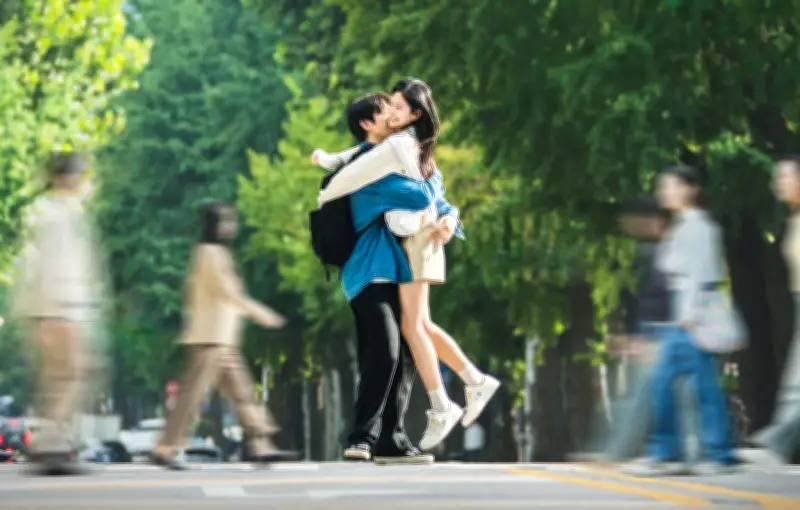 JTBC tung teaser thứ hai cho phim 'Shining', Park Jinyoung và Kim Min Ju hội ngộ tình đầu