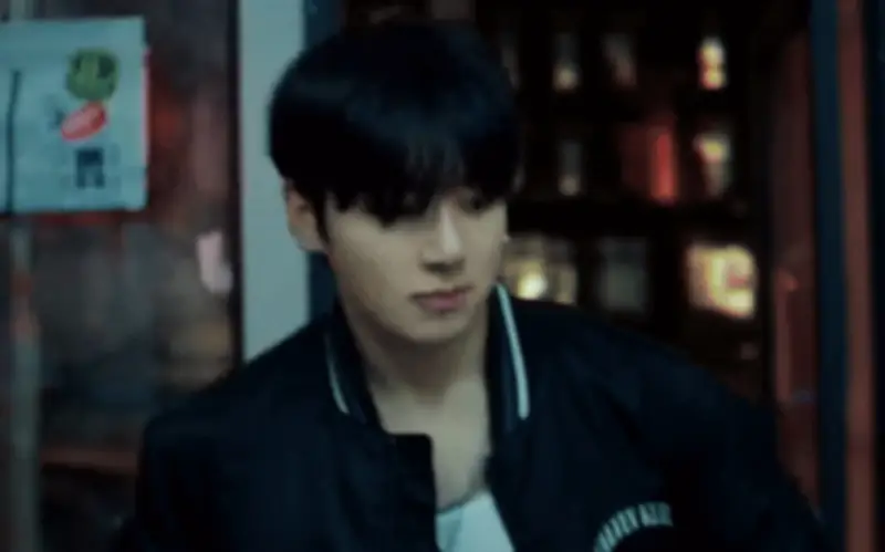 Jungkook BTS gây bão với loạt ảnh quảng cáo denim đầy quyến rũ cho Calvin Klein