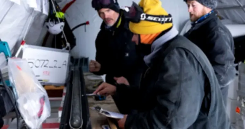 Kỷ lục khoan băng Nam Cực: 'Cỗ máy thời gian' hé lộ tương lai mực nước biển