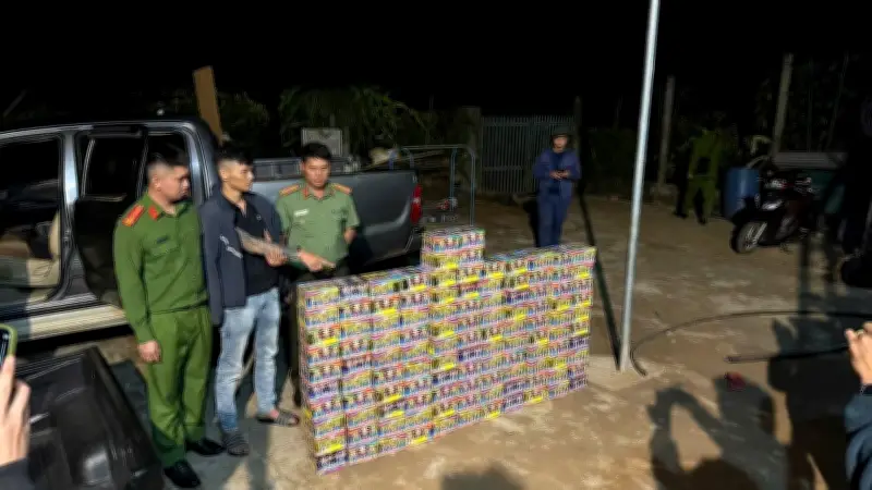 Đắk Lắk: Khởi tố hai đối tượng buôn bán hơn 190kg pháo hoa trái phép