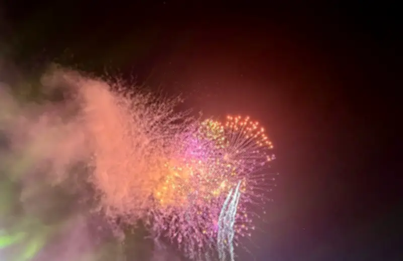 Đắk Lắk rực sáng đón năm Bính Ngọ 2026 với pháo hoa và không khí Tết ấm áp