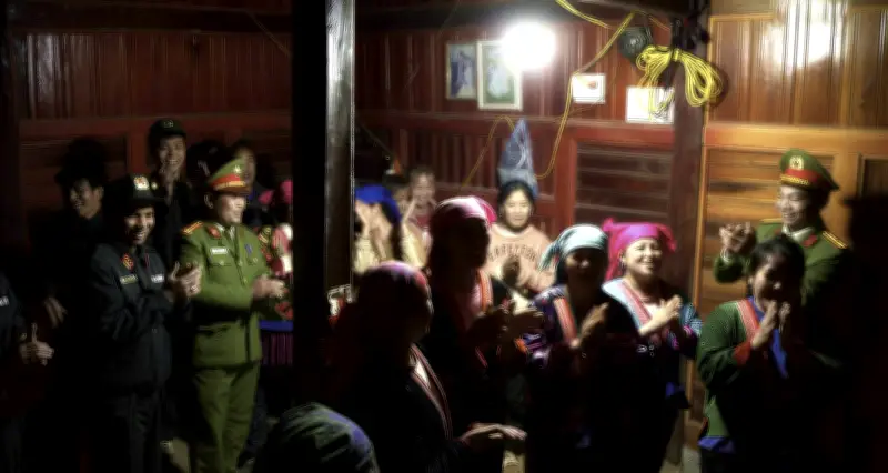 Kỳ tích Công Điền: Lên công trời sáng, nhẹ mưa xuân bừng sáng trong mắt người