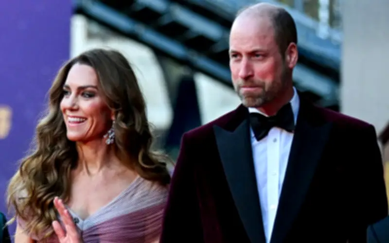 Kate Middleton rạng rỡ dự BAFTA cùng William trong thiết kế Gucci hồng phấn