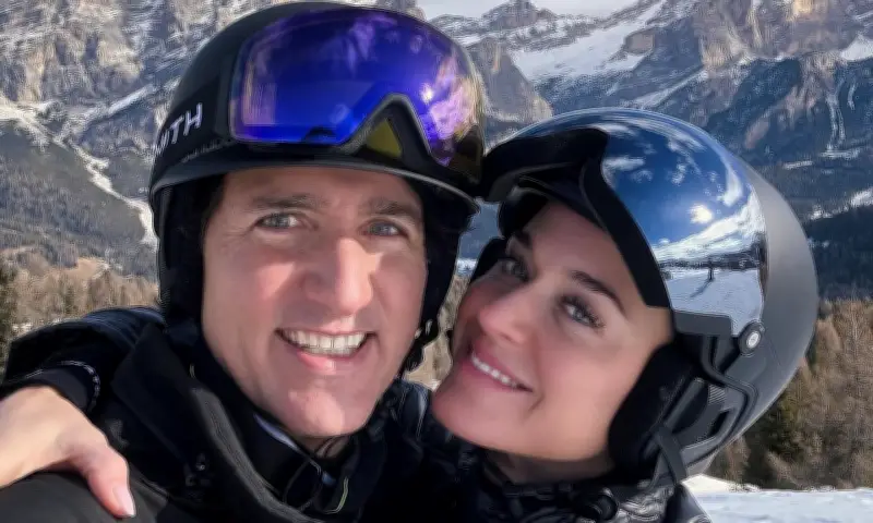 Katy Perry và cựu Thủ tướng Canada Justin Trudeau quấn quýt trong kỳ nghỉ đông