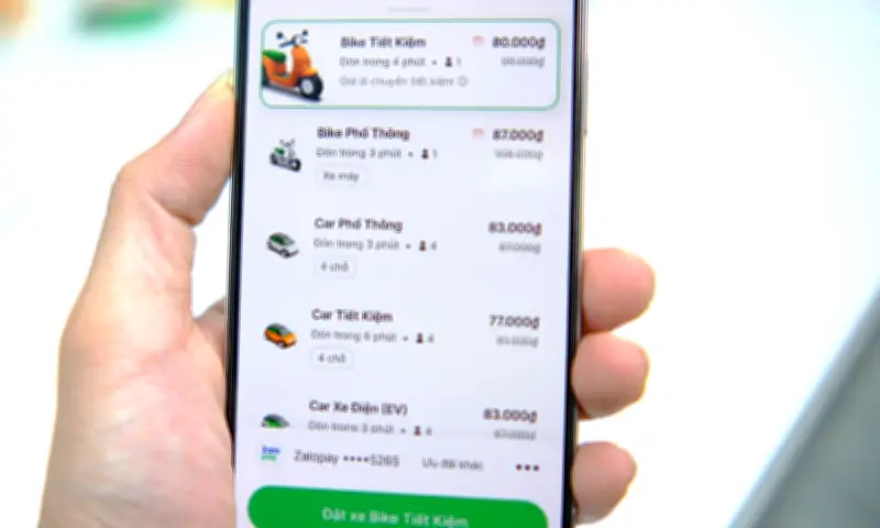 Khó khăn gọi xe, đặt ship cận Tết 2026: Người dùng chấp nhận trả giá cao, doanh nghiệp thuê shipper riêng