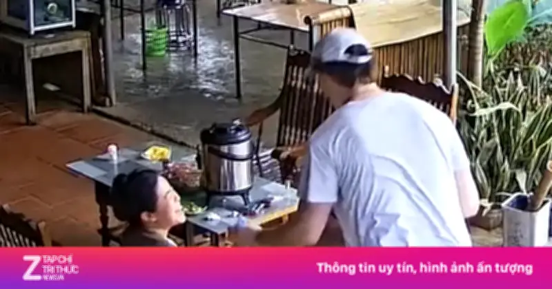 Khách Tây dùng Google Dịch tặng bắp cải cho người dân Mai Châu