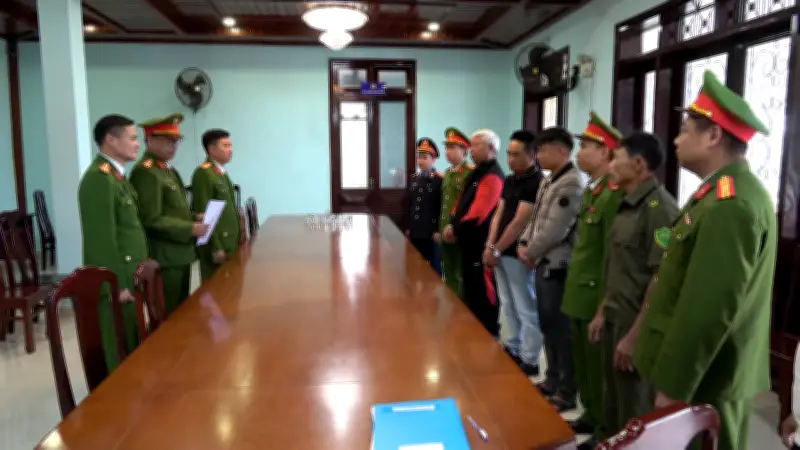 Khởi tố 3 đối tượng khai thác tài nguyên trái phép tại mỏ La Dút