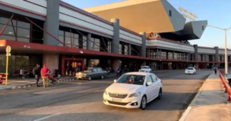 Khủng Hoảng Nhiên Liệu: Hãng Bay Quốc Gia Tạm Dừng Đến Cuba, Đe Dọa Du Lịch