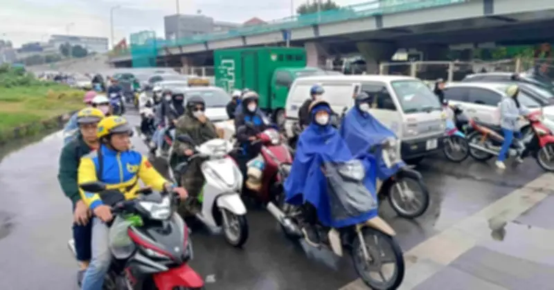 Không Khí Lạnh Tràn Về, Miền Bắc Đón Tết Với Nhiệt Độ Giảm Sâu Và Mưa Rải Rác