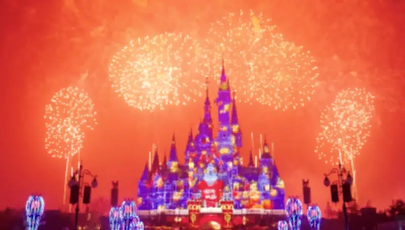 Không khí đón năm mới bình yên, ấm áp tại nhiều quốc gia châu Á