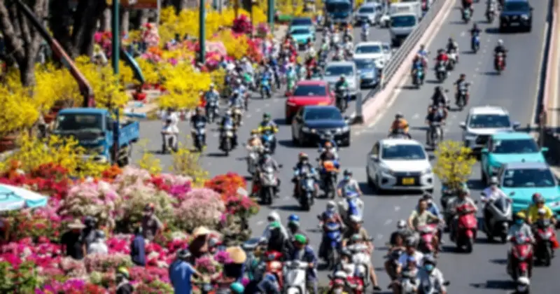 Không khí Tết Bính Ngọ 2026 rộn ràng trên phố Sài Gòn ngày cuối năm