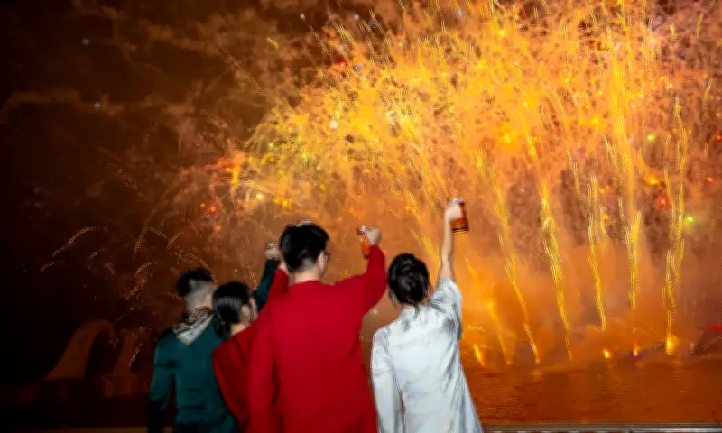 Không Khí Tết Sớm Rộn Ràng Ở Phú Quốc: Du Khách Đổ Về Các Điểm Vui Chơi Phía Nam