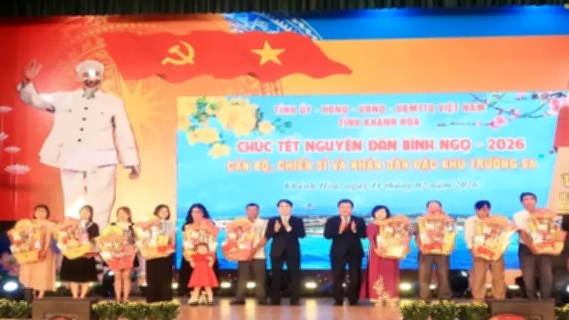 Khánh Hòa chúc Tết và hỗ trợ Trường Sa, khẳng định xây dựng đặc khu là mệnh lệnh từ trái tim