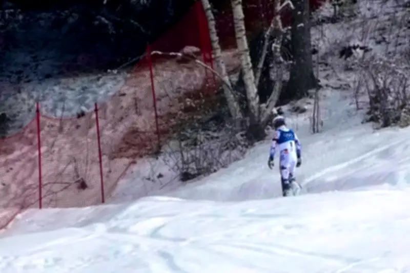 Khoảnh khắc đau lòng: VĐV trượt tuyết Lie McGrath bỏ cuộc, lủi thủi vào rừng sau sai sót