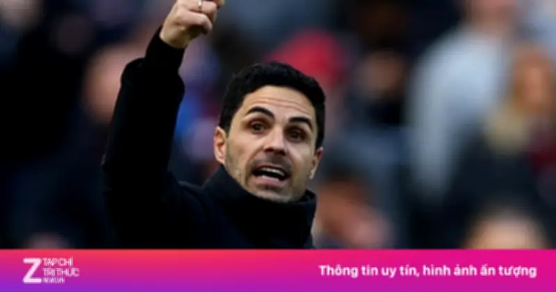 Khoảnh khắc gây tranh cãi của HLV Arteta: Từ chối ký áo tặng fan sau chiến thắng 4-0