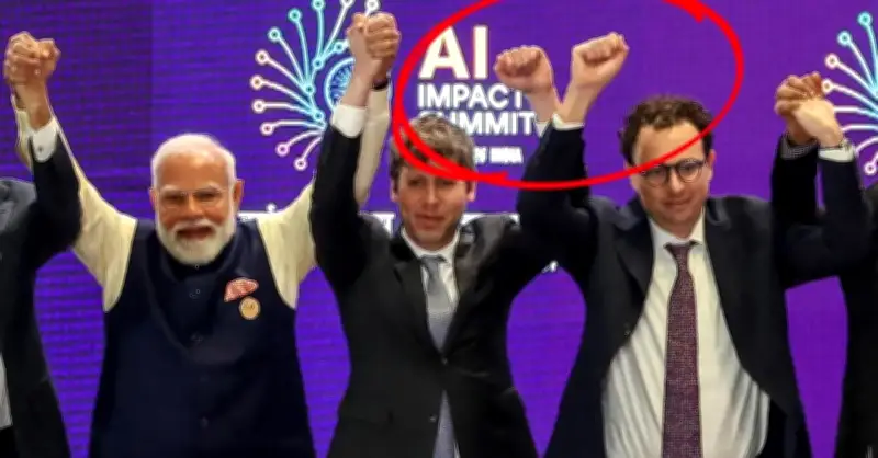 Khoảnh khắc hai CEO lớn từ chối bắt tay nhau gây bão mạng xã hội