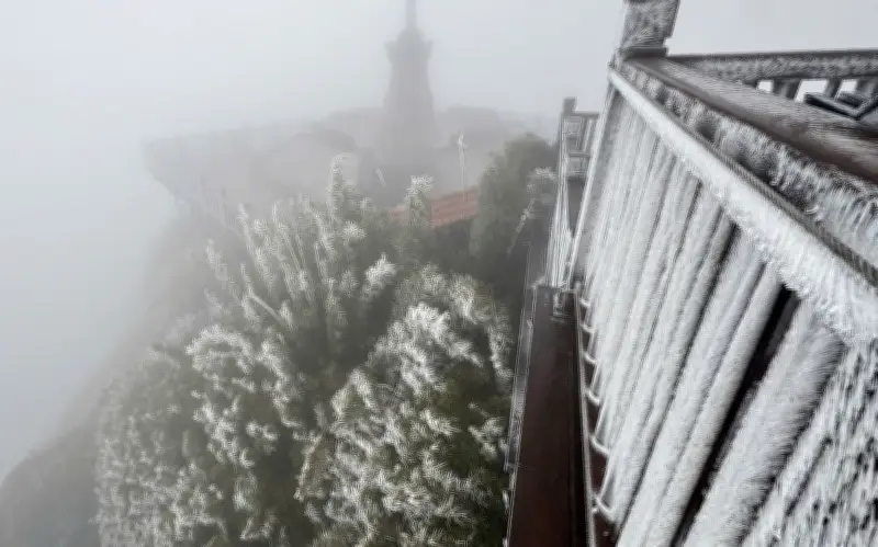 Không khí lạnh tăng cường, vùng núi cao có nguy cơ xuất hiện băng giá