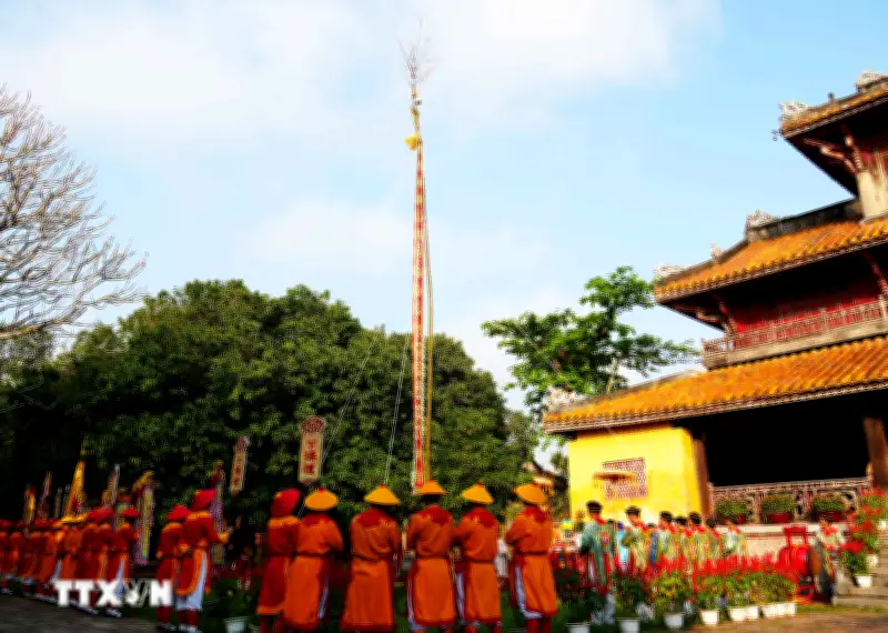 Lễ Hạ Nêu kết thúc Tết Nguyên đán tại Đại Nội Huế