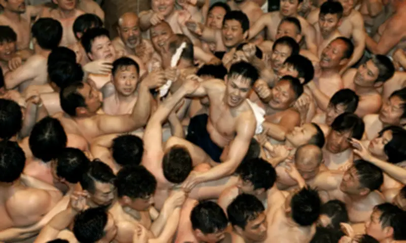 Lễ hội khỏa thân Nhật Bản gây tranh cãi sau tai nạn khiến ba người hôn mê