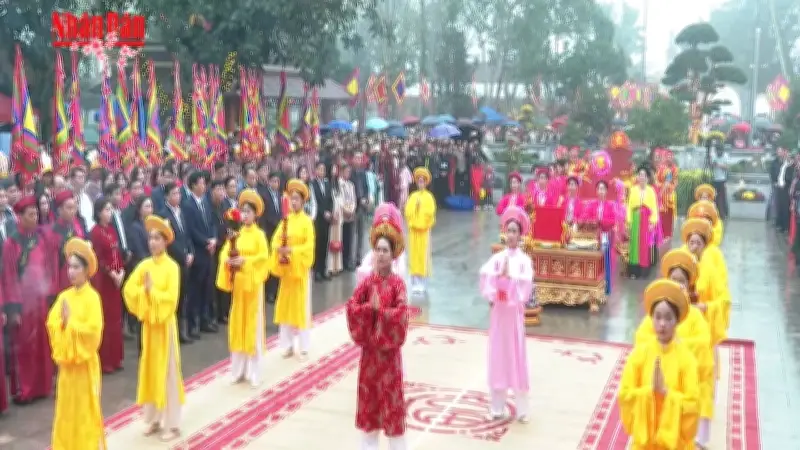 Lễ hội Đền Mẫu Âu Cơ: Tái hiện nghi thức cổ với Tế nữ quan đoan trang