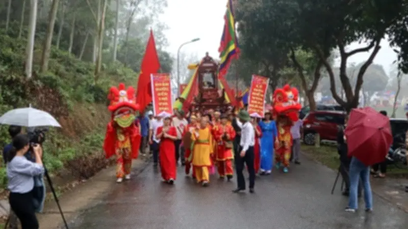 Lễ Hội Đền Vua Mai: Tưởng Nhớ Anh Hùng Dân Tộc Với Nghi Lễ Và Đấu Vật Truyền Thống