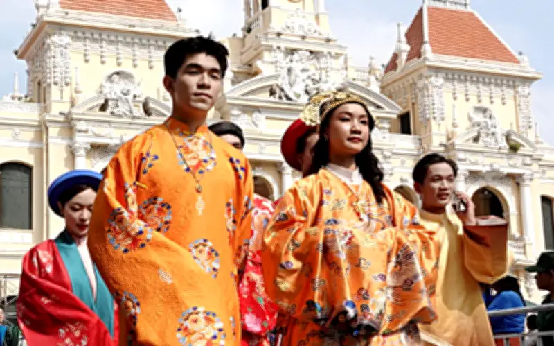 Lễ Hội Áo Dài TP.HCM 2026: 1.000 Người Diễu Hành Cổ Phục, Tôn Vinh Văn Hóa Việt