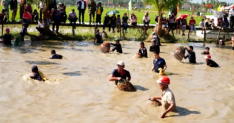 Lễ hội úp nơm và trò chơi dân gian rộn ràng đón xuân tại Quảng Ngãi