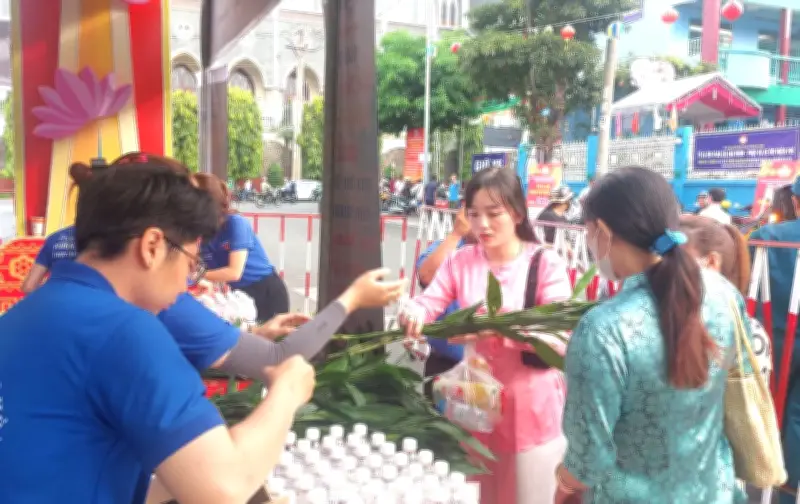 Lễ Hội Rằm Tháng Giêng Thủ Dầu Một 2026: Hàng Chục Lều Miễn Phí Phục Vụ Du Khách