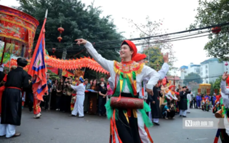 Lễ Hội Triều Khúc Mở Màn Với Điệu Múa 'Con Đĩ Đánh Bồng' Độc Đáo