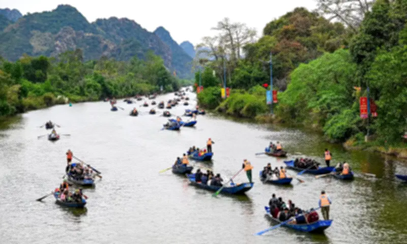 Lễ Hội Đầu Năm Nào Kéo Dài Nhất Việt Nam? Khám Phá Những Mùa Xuân Bất Tận