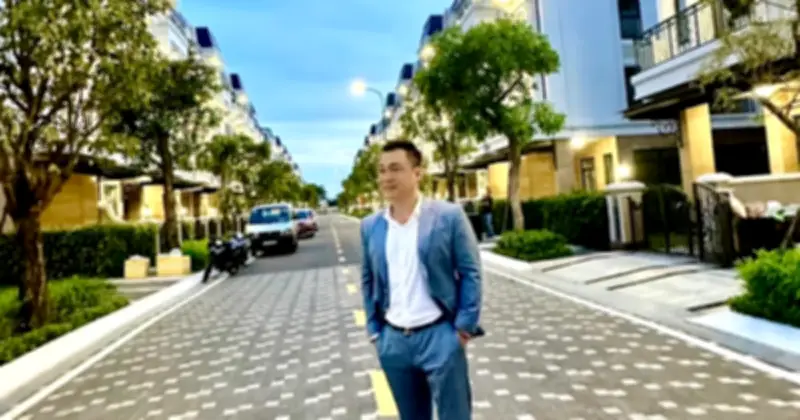 Lý Hùng - Ông Hoàng Màn Bạc Thập Niên 1990 Và Cuộc Sống Độc Thân Ở Biệt Thự 700m2