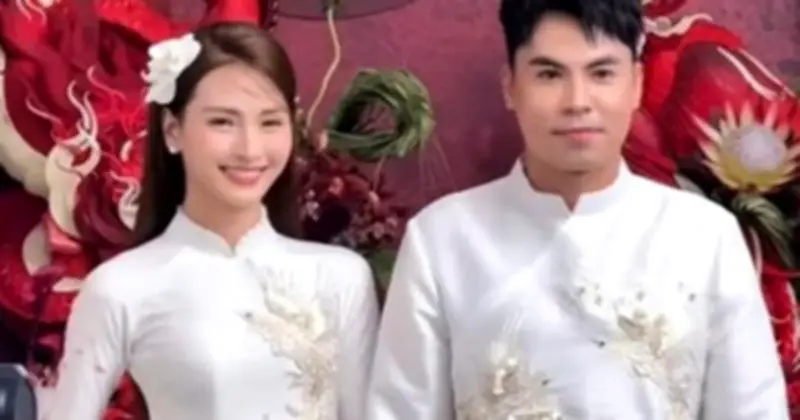 Lễ ăn hỏi ấm cúng của tiền vệ Phạm Đức Huy và MC Huyền Trang thu hút sự chú ý