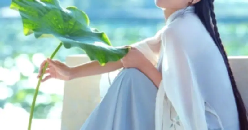 Lý Tử Thất hiếm hoi lộ diện, chia sẻ về dự án quan trọng và cuộc sống bên bà nội