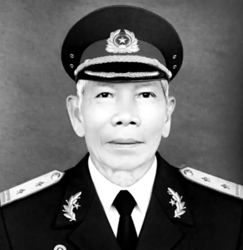 Lễ tang Anh hùng LLVTND Hồ Đức Vai, người Pa Kô đầu tiên miền Nam được phong danh hiệu