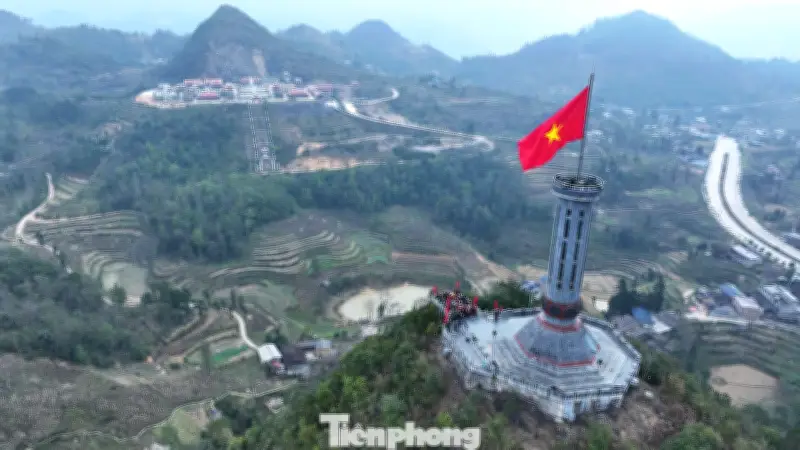 Lễ Thượng Cờ Đầu Năm 2026 Tại Cột Cờ Lũng Cú: Biểu Tượng Đoàn Kết Và Quyết Tâm Bảo Vệ Biên Giới