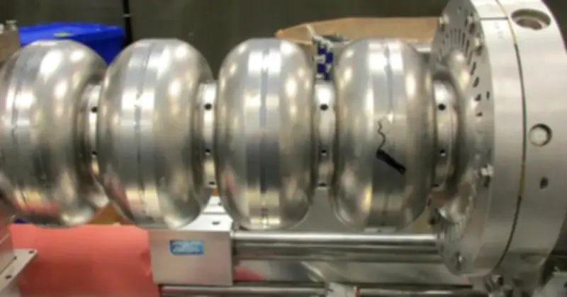 Lò vi sóng khổng lồ biến rác thải phóng xạ 100.000 năm thành điện sạch