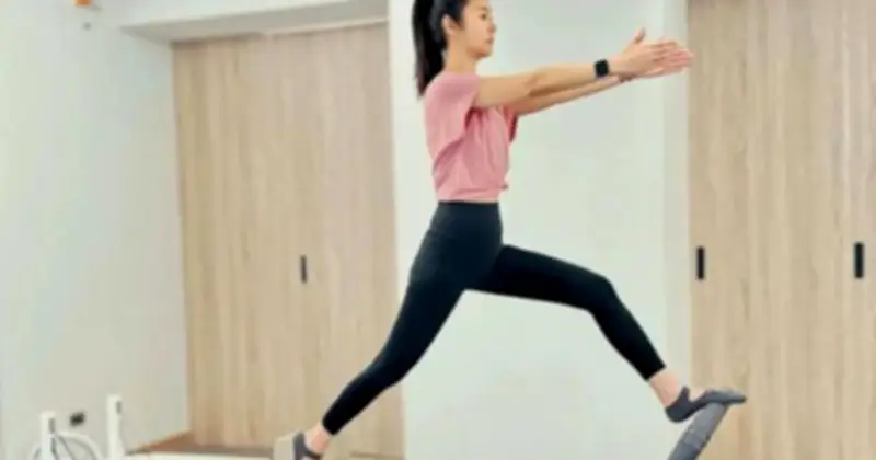 Lâm Tâm Như: Vóc dáng tuổi 50 khiến gái 20 phải tị, bí quyết từ pilates và yoga bay